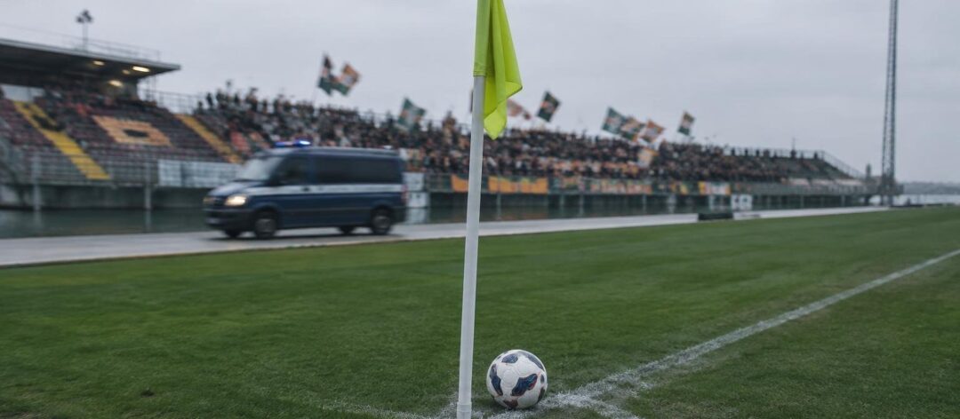 Anguissa sollecita Noa Lang inattivo al riscaldamento contro Venezia