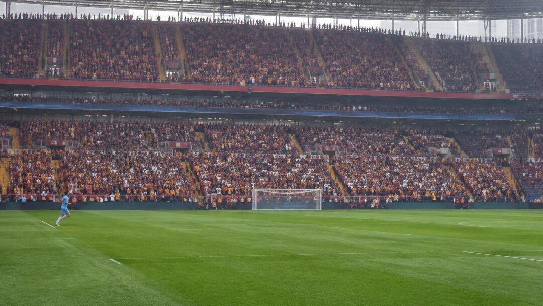 Zaniolo parla di Mourinho, la Premier e il tifo unico al Galatasaray
