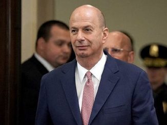 ambassadeur accusé de harcèlement