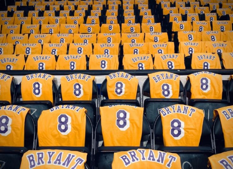Kobe Bryant hommage Lakers