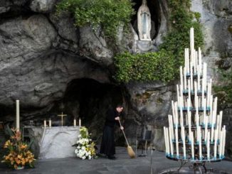 Coronavirus crise économique Lourdes