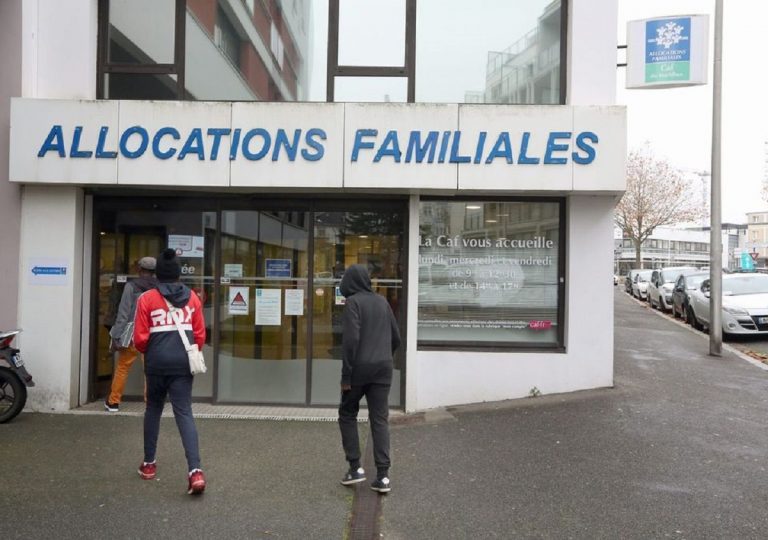 les bénéficiaires des APL ne toucheront pas de l'aide d'urgence de 150 euros prévue par le gouvernement. 