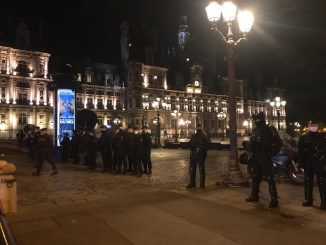 Occupation en cours de la place de la République à Paris par 450 personnes exilées.