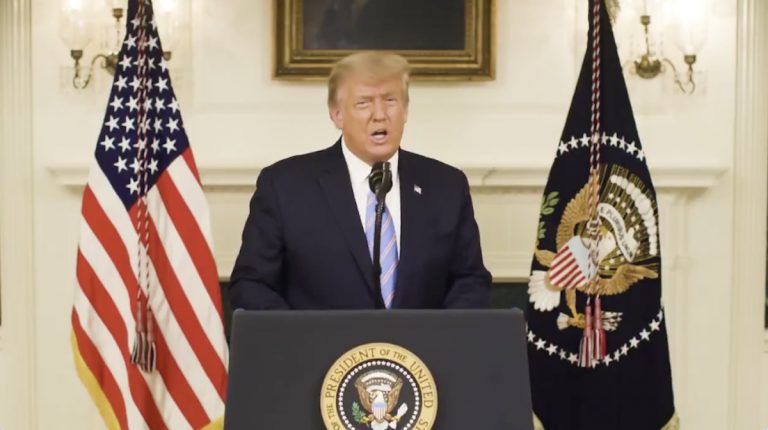 Donald Trump condamne les violences et appelle à la «réconciliation».