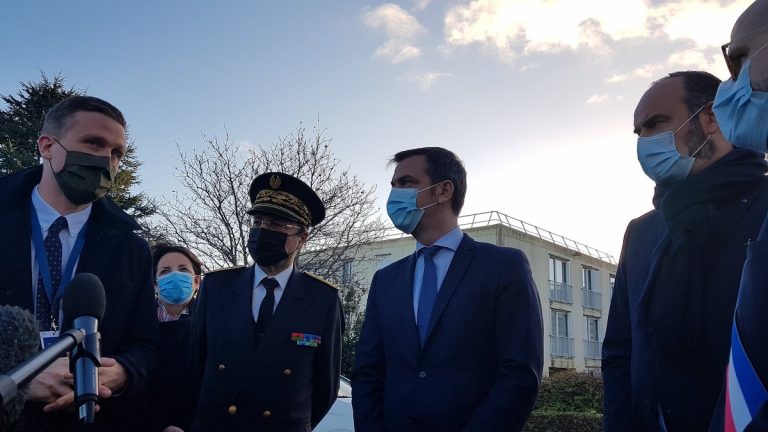 Oliver Véran veut réduire les restrictions en fonction du territoire