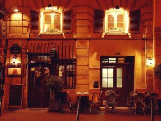 France: ouverture des tribunes