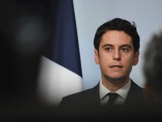 Le porte-parole du gouvernement français Gabriel Attal lors d'un point de presse