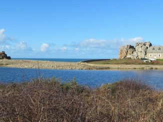 1624019963 933 el gouffre de plougrescant y su casa entre las rocas 1152x643 2