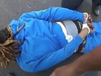 La police de l'Ohio fait sortir un Afro-Américain paraplégique de sa voiture