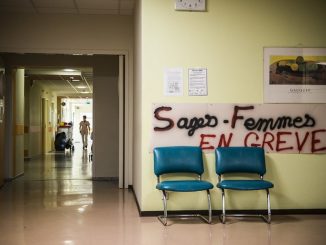 Les sages-femmes revendiquent une hausse des salaires