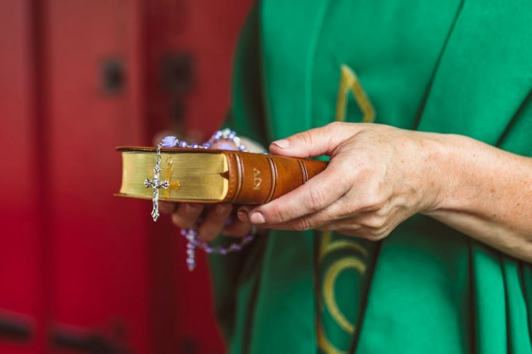 Pédocriminalité : comment l'Église indemnisera les victimes