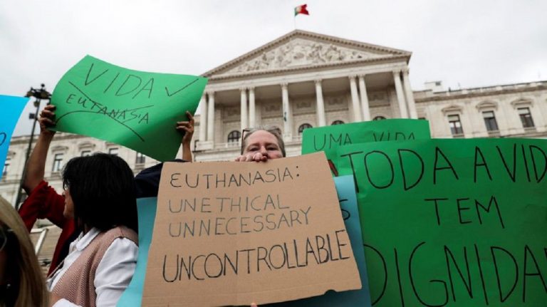 Le président du Portugal refuse la dépénalisation de l'euthanasie