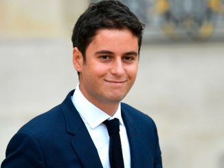 Le pass vaccinal pourrait donc être mis en place "dès la première quinzaine du mois de janvier"