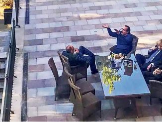 Cette photo de Boris Jhonson en plein confinement a fait scandale