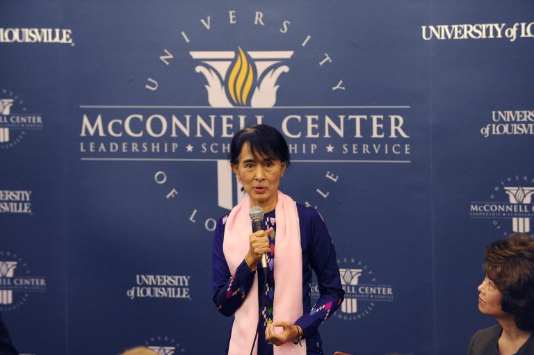 Aung San Suu Kyi va rester en prison pendant 4 ans supplémentaires