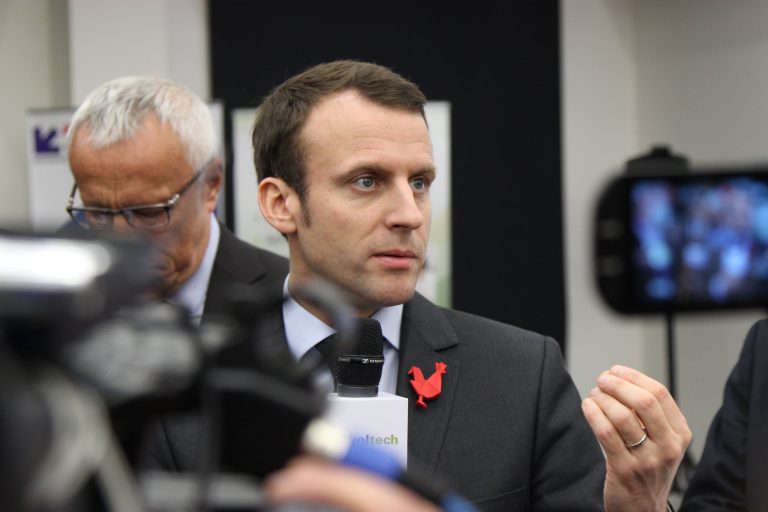 Emmanuel Macron provoque les non-vaccinés