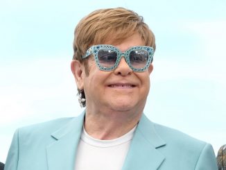 Le jet privé d'Elton John tombe en panne - la réaction du chanteur