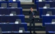 Le salut nazi de l'eurodéputé en plein hémicycle suscite les débats