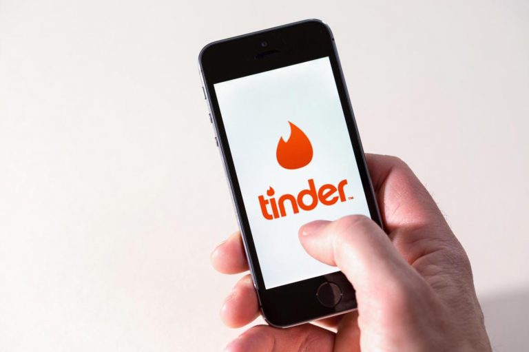 L'histoire de l'arnaqueur de Tinder adapté sur le petit écran