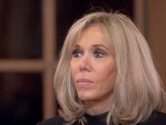 La première dame attaque deux femmes en justice