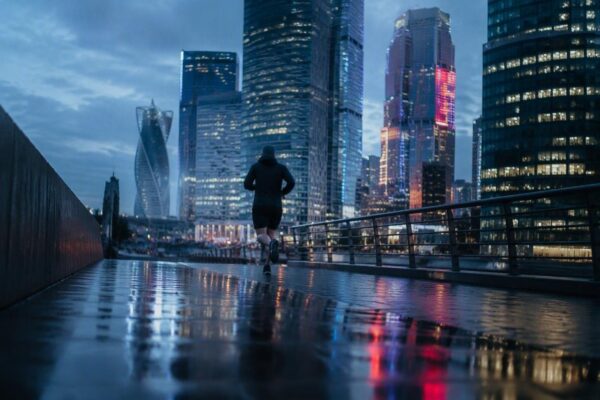 Ethereum vs Nasdaq: Tom Lee analyseert de markttrends van juli en augustus 2026