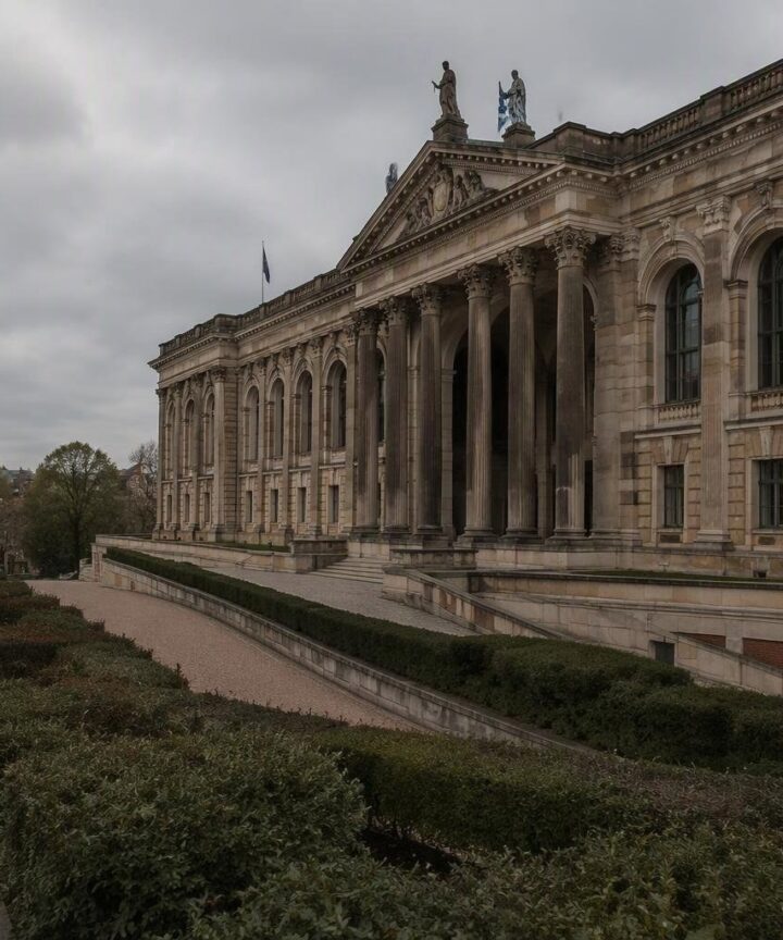 Bayern erwägt Cannabis-Steuer – Gericht stoppt LGL-Auflagen