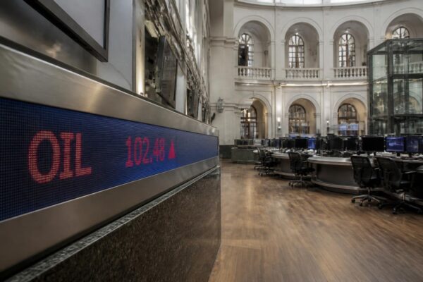 Rohölpreis über 102 $, Renditen steigen – italienischer Markt in Rot