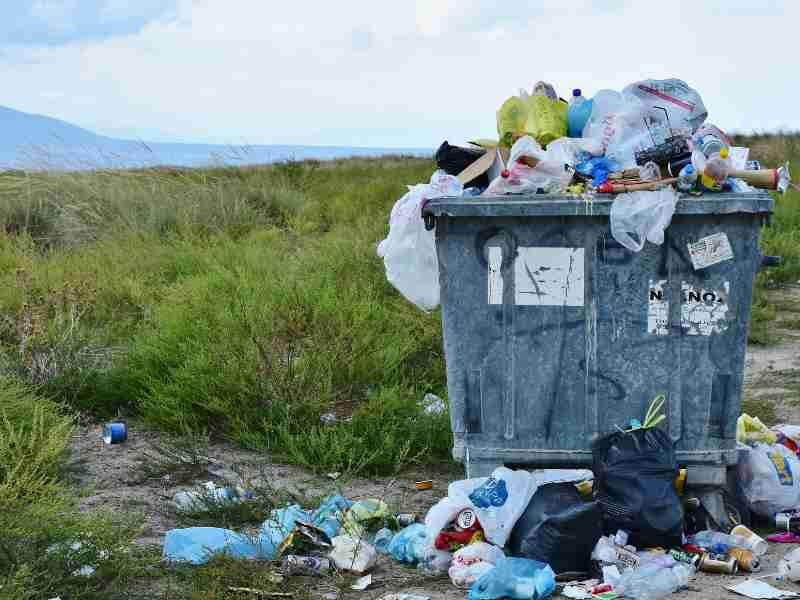 Come denunciare abbandono rifiuti