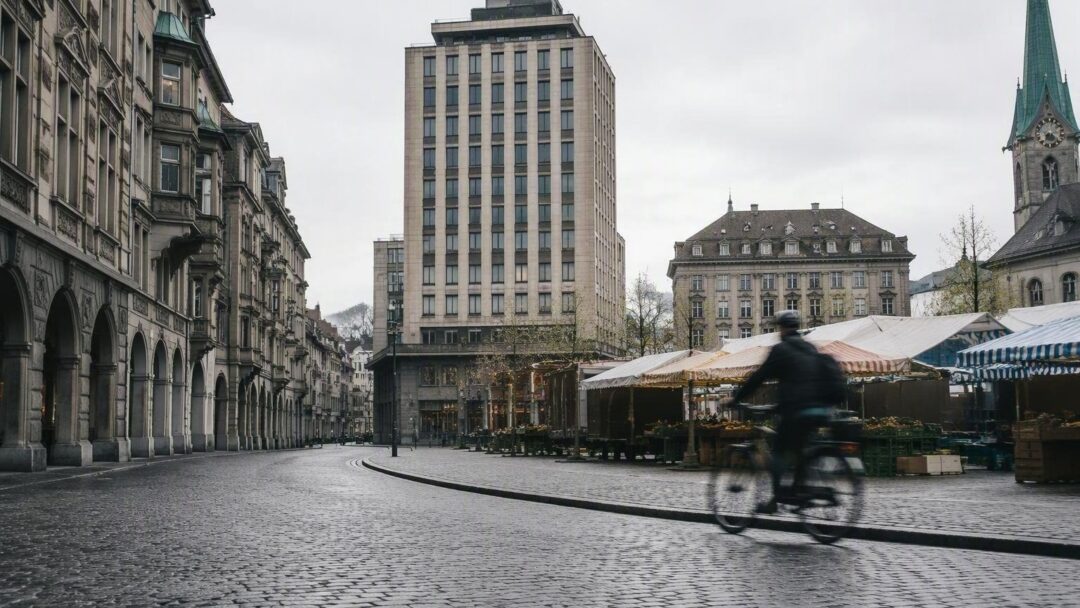 Scopri l'ETF UBS che replica l'indice SXI Real Estate® e offre rendimenti nel settore immobiliare svizzero