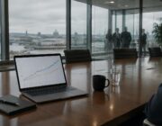 Performance, costi e ruolo del consulente tra ETF e fondi attivi
