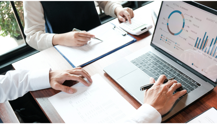 Por que o KYC foi introduzido nos mercados financeiros?