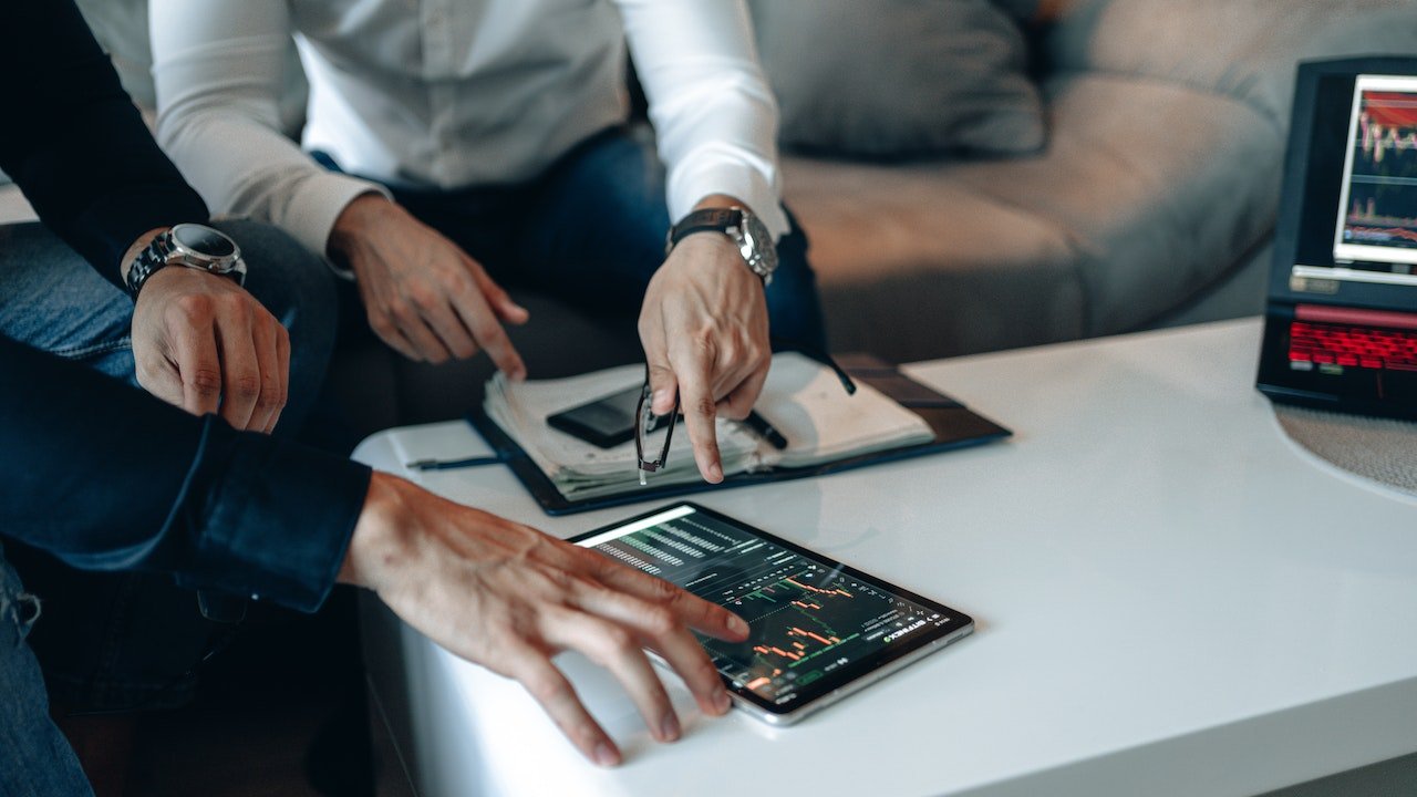 pexels alphatradezone 5833797