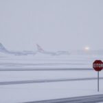 nevasca em nova york causa cancelamentos massivos de voos 1766804052