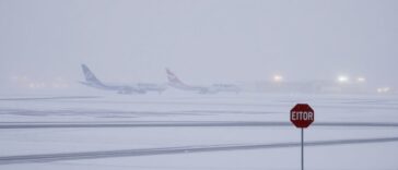 nevasca em nova york causa cancelamentos massivos de voos 1766804052