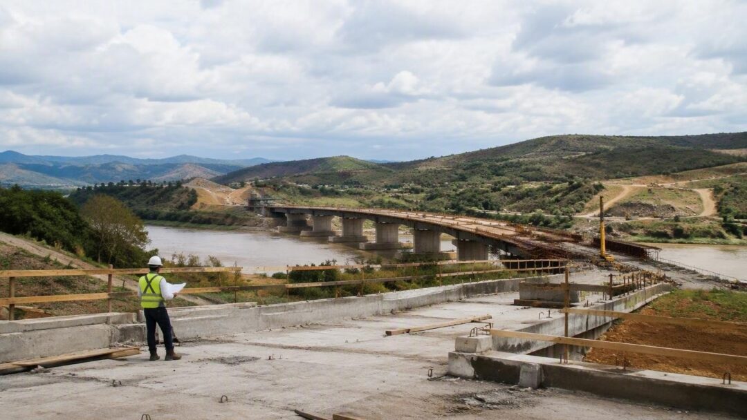 Investimentos históricos em estradas mineiras: Lula visita obras em Governador Valadares