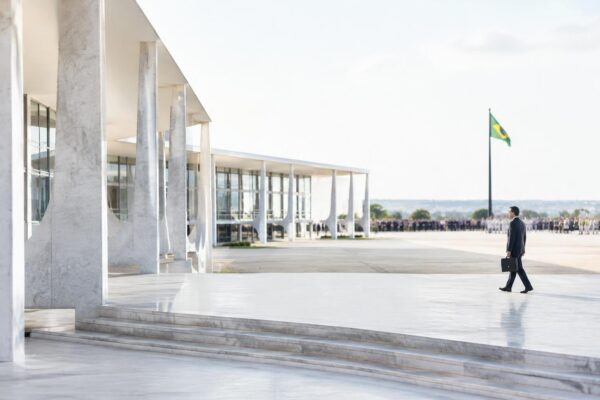 Eleição de 2026 devolve o Planalto a Lula e aumenta risco fiscal