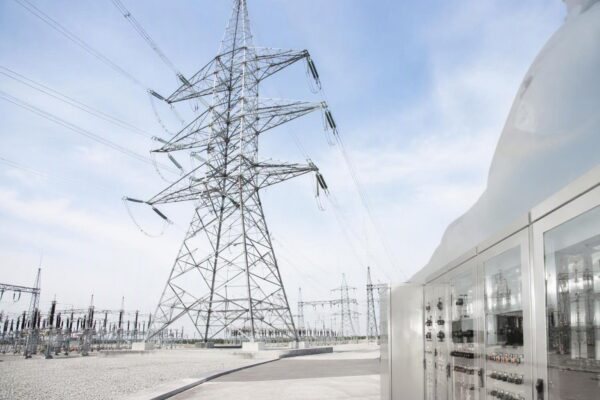 Mercado reage: energia e saneamento sob risco de alta ou queda