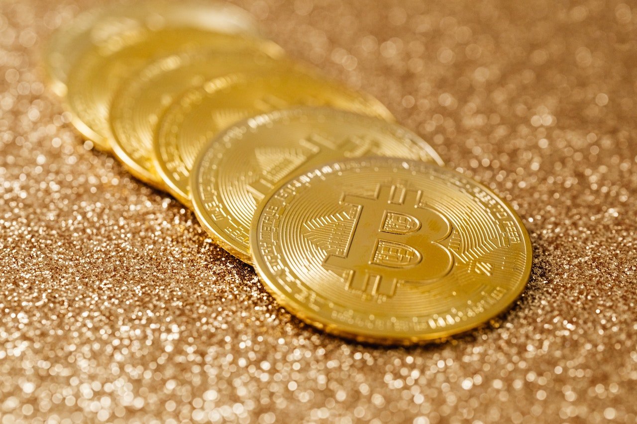 Advantages and Disadvantages of the Postepay Evolution Card