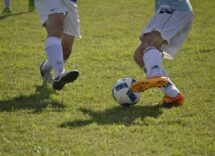 How to dribble a football
