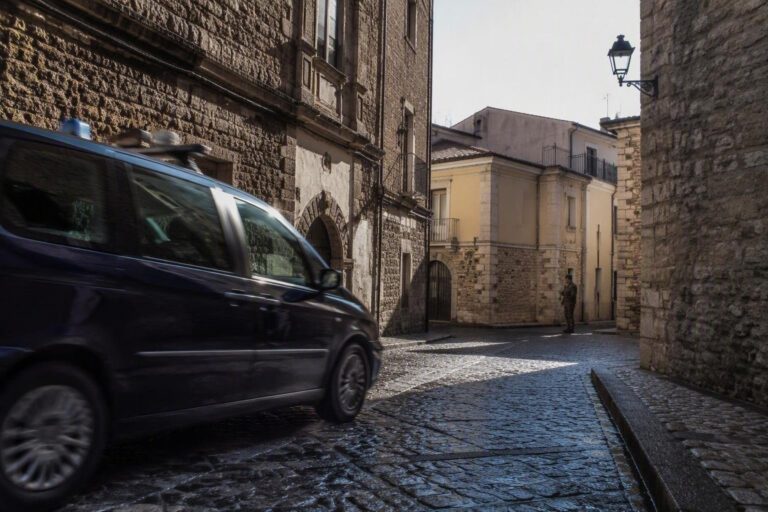 Catherine Birmingham e i carabinieri: un incontro commovente ad Agnone