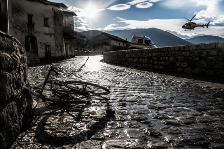 Incidente in bicicletta a Cabbia: soccorso elisoccorso per una 32enne