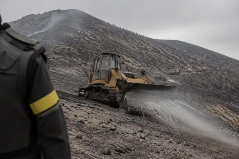 Operazioni di spegnimento sul Monte Morrone: dettagli e aggiornamenti