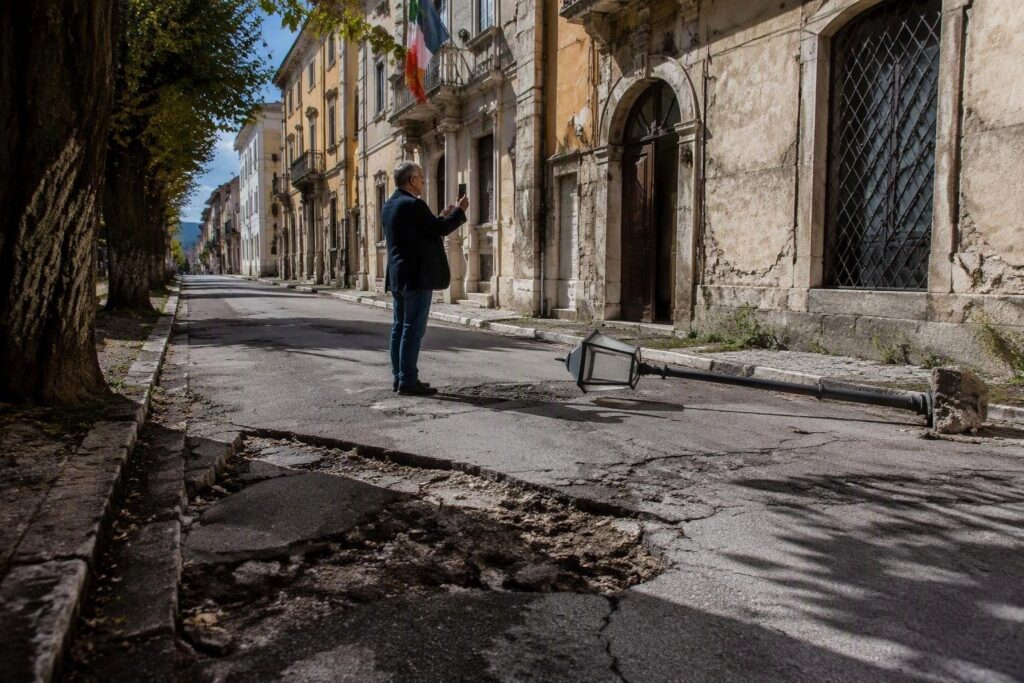 Come inviare segnalazioni a L’Aquila: ente, tempi, privacy