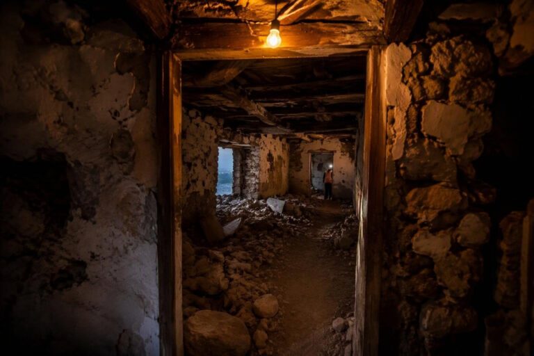 Sgombero urgente di 50 unità abitative nella zona rossa di Santa Maria