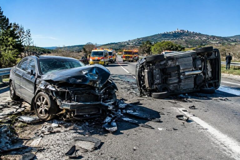 Caos stradale: collisione tripla su E45 e tre feriti su SS52