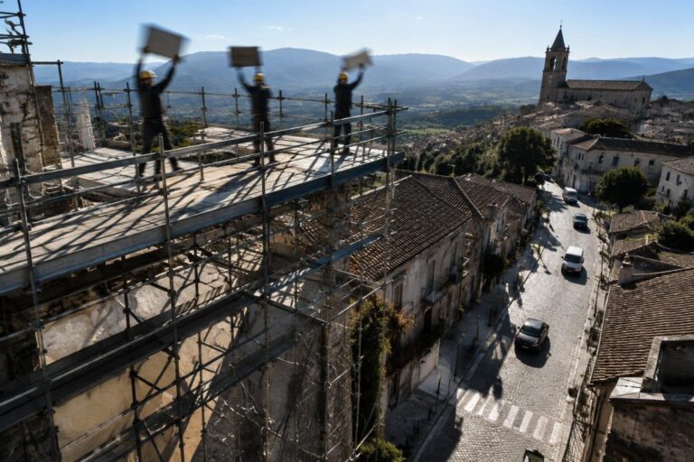 Risolta la protesta di otto ore su ponteggio a Torricella Sicura