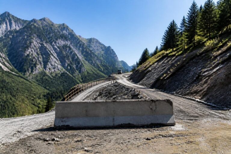 SS 17 bis e traforo del Gran Sasso: interventi di sicurezza e deviazioni stradali in Abruzzo