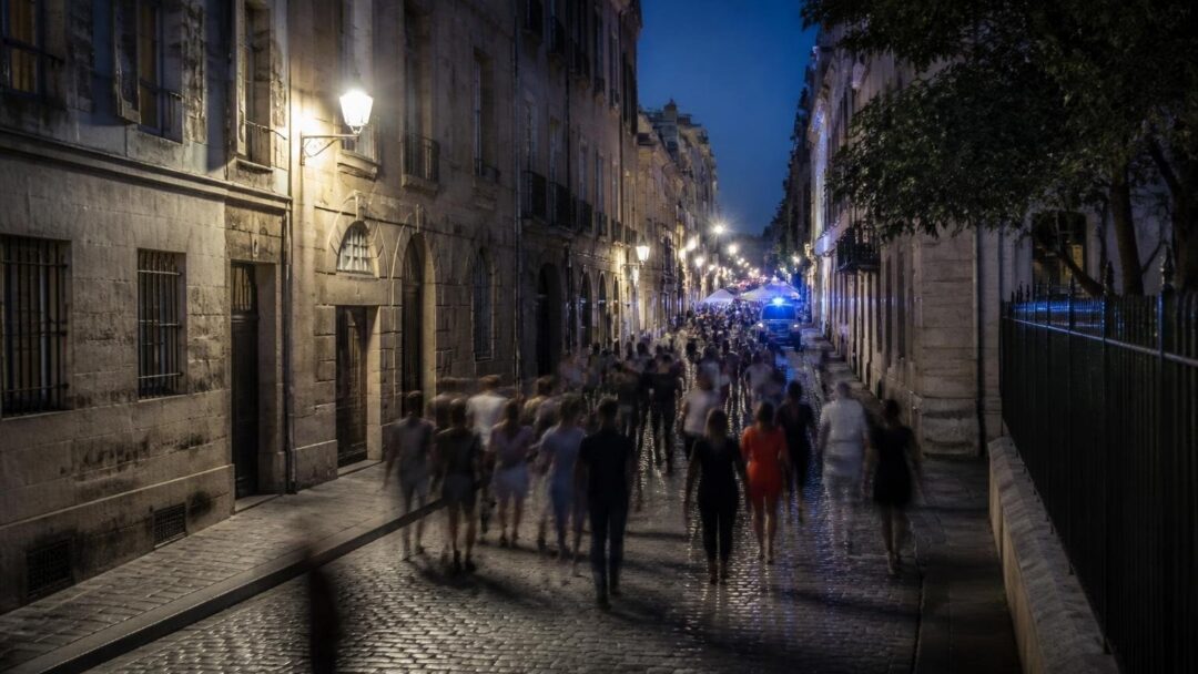 LGBT+ venues in Marais seek 2am music permit