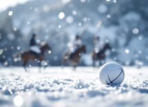 Giocatori di polo in azione durante un evento invernale