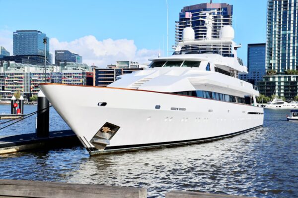 Superyacht sempre più all’avanguardia: le tendenze di design e ingegneria che ridefiniscono il lusso in mare